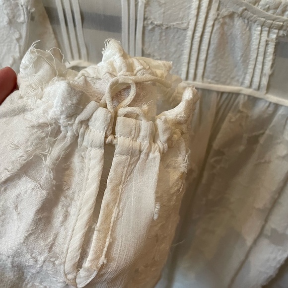 ARITZIA Wilfred size xs (fits like a small) white, semi sheer, fully lined. - Picture 2 of 4